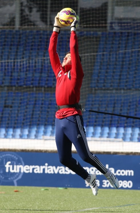 Rulli, en un entrenamiento con la Real.