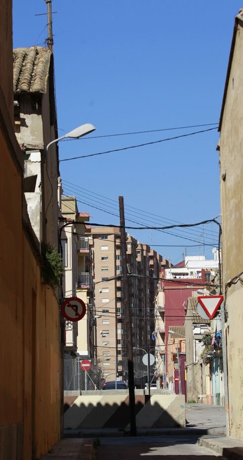 Solares municipales, junto a la calle San Pedro. :: juanjo monzó