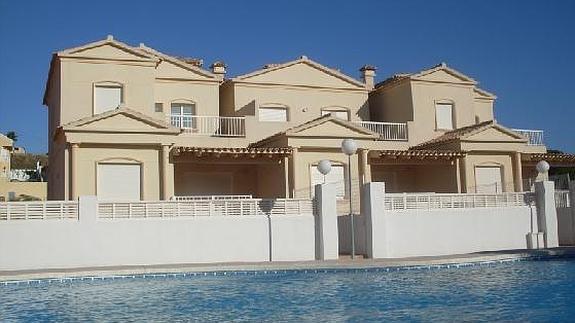 Chalet adosado en Calpe por 225.000 euros. 