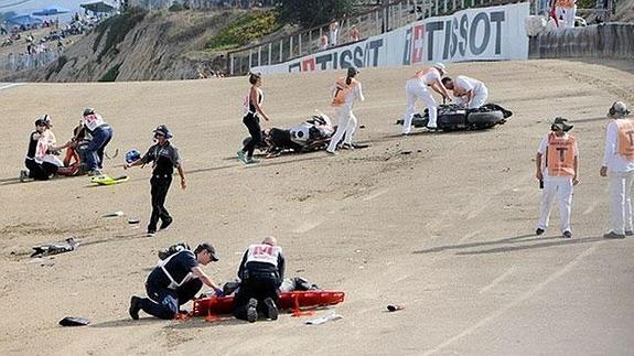 Las asistencias atienden a Bernat Martínez y a Dani Rivas en Laguna Seca.