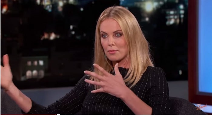 Charlize Theron durante su intervención en un programa de la ABC.