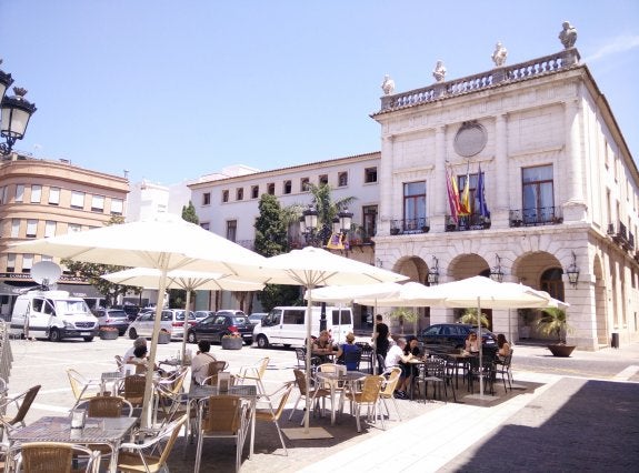 Fachada del ayuntamiento de Gandia. :: lp