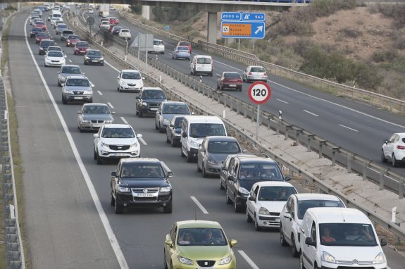 Retenciones entre Alicante y Murcia. :: Javier Carrión