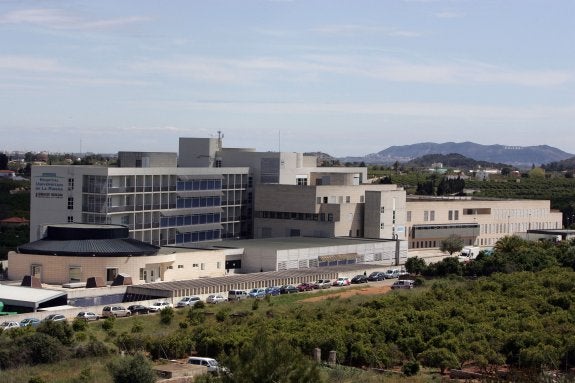 Imagen del Hospital de la Ribera, donde se encuentran ingresados la madre detenida y su hijo. :: lp