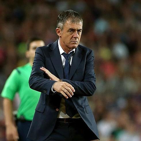 Lucas Alcaraz, en un partido del Levante frente al FC Barcelona.