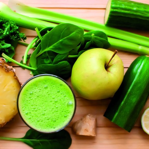 'GREEN JUICES'
Zumos verdes ('green juices'), hechos incluso con brotes. :: Lp