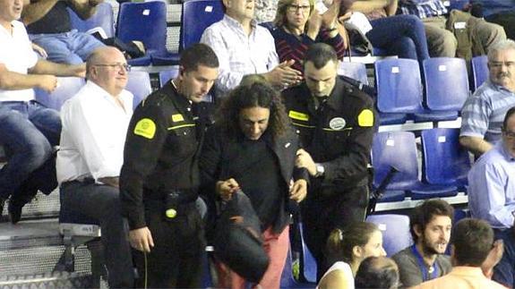 Un espectador, desalojado del Open tras la quejas de Sousa