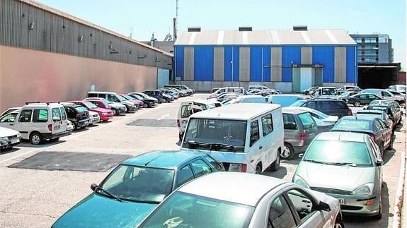 El Ayuntamiento de Valencia proyecta subastar coches abandonados en buen estado
