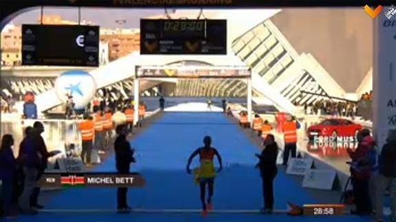 Bett se corona en Valencia con récord de la 10K
