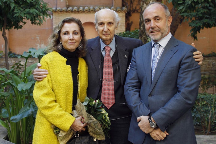 El CVC reconoce con su Medalla los 100 años del Teatro Olympia