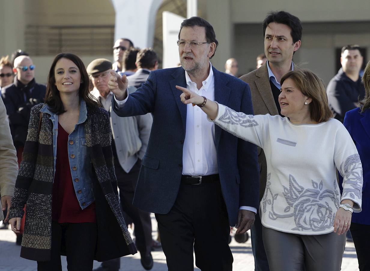 Rajoy, junto a Isabel Bonig (d), hoy en Valencia.