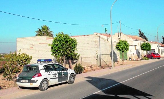 Hallan a una anciana muerta con signos de violencia en San Fulgencio