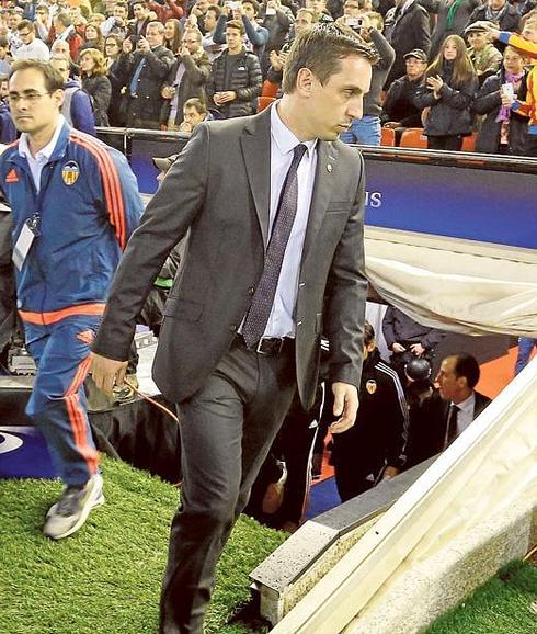 Neville: «El equipo creo que no tenía fuerzas, es inaceptable perder en Mestalla»