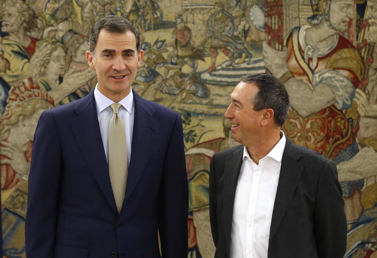 Baldoví regala al Rey una copia de los fueros que juró Jaume I y abolió Felipe V