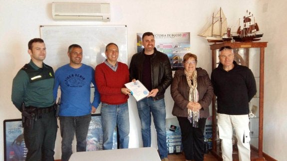 Presentación del proyecto al alcalde el pasado viernes. :: lp