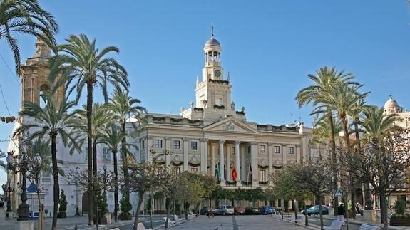 Condenado un funcionario del ayuntamiento de Cádiz que se ausentó del trabajo 6 años