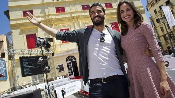 Verónica Echegui y Álex García, en una imagen de archivo.