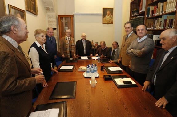 Reunión de académicos de la Real Acadèmia de Cultura Valenciana. :: jesús signes