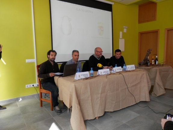 José Manuel Bisetto, Manolo Segarra, Josep Femenia y José Juan Vidal, en la presentación de ayer. :: R. G.