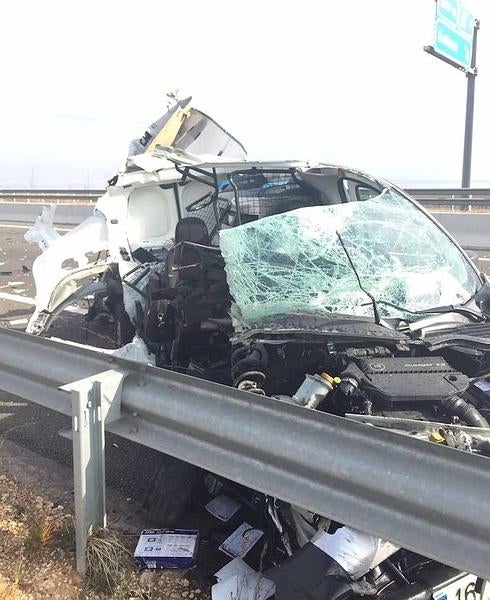 La furgoneta tras el accidente.