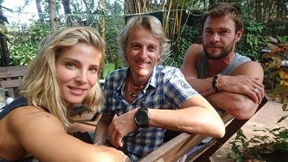 Elsa Pataky, Jesús Calleja y Chris Hemsworth. 