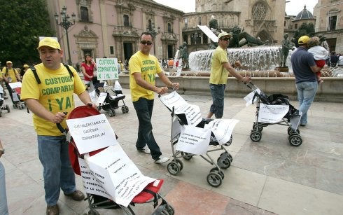 Protesta a favor de la custodia compartida. :: juanjo monzó