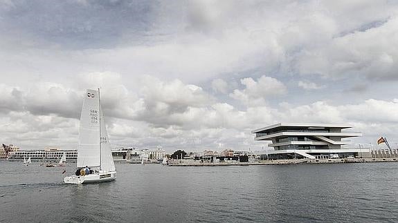 La Marina saca a concurso un nuevo servicio de paseos en barco