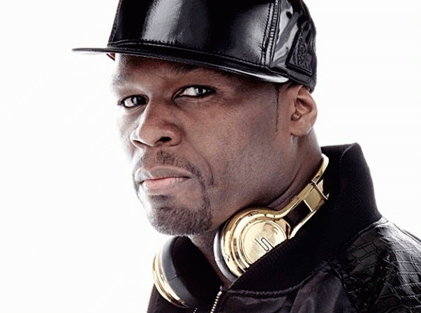 50 cent se burla de un trabajador autista en un aeropuerto