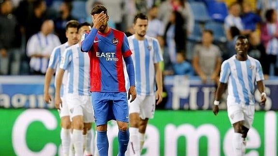 La consumación del descenso del Levante UD ante el Málaga.