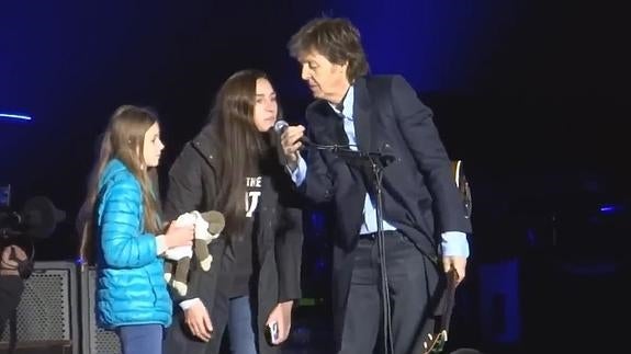 Leila, la niña que ha compartido escenario con McCartney