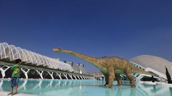 La Ciudad de las Artes ya acogió otra exposición de dinosarios en 2010 y 2011. 