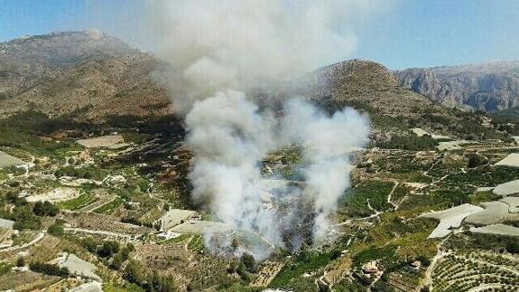 Estabilizado el incendio forestal de Callosa d'En Sarrià