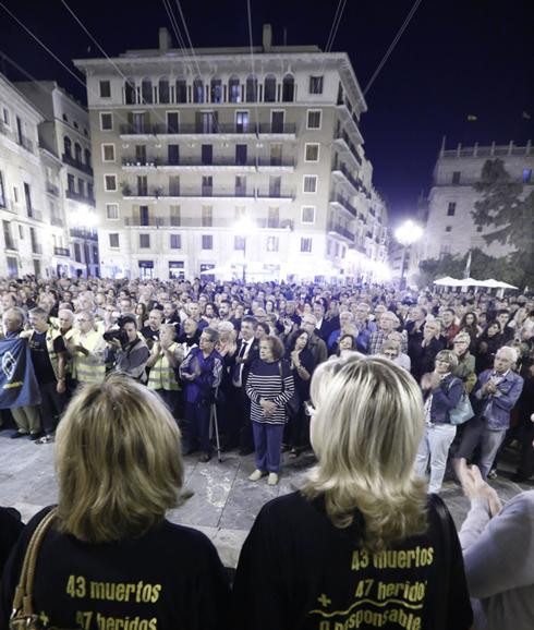 Una de las concentraciones convocada por la Asociación de Víctimas del Accidente de Metro.