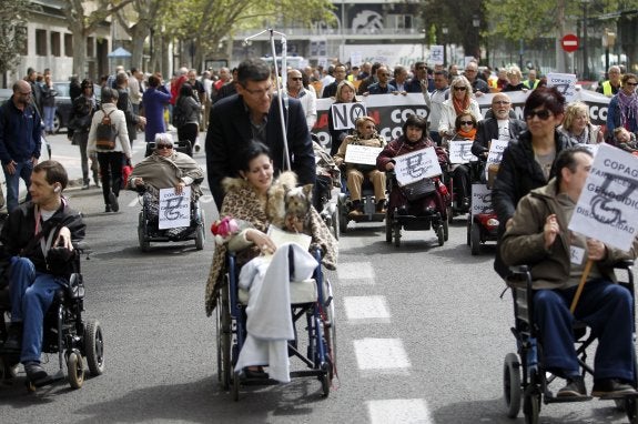 Concentración del colectivo de discapacitados. :: Txema rodríguez