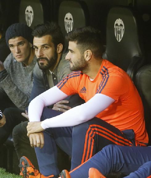 El Valencia ultima la salida de Álvaro Negredo y Antonio Barragán