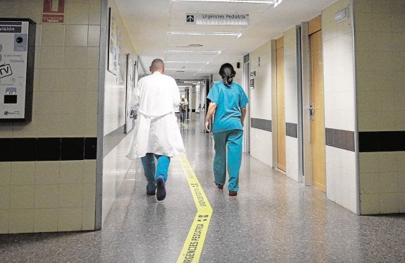 Personal sanitario del Clínico denuncia saturación en el servicio de Urgencias