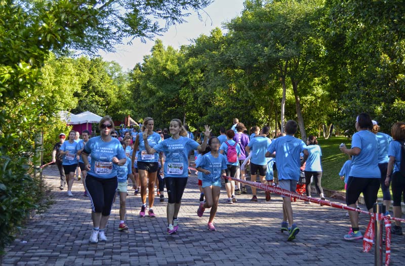 Participantes de una carrera al aire libre en Valencia.