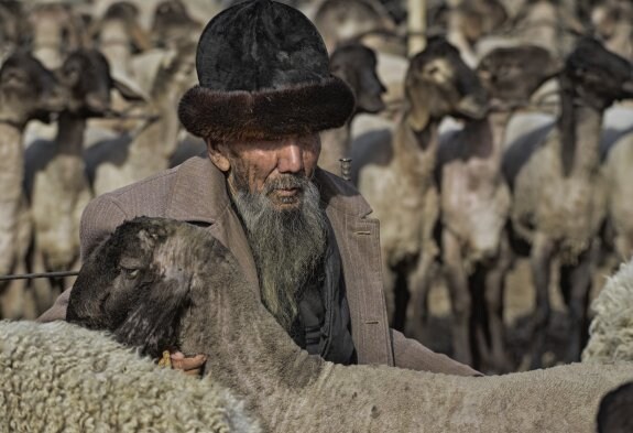 El ganadero Erkin simboliza la hospitalidad de los uigures en las zonas rurales. 