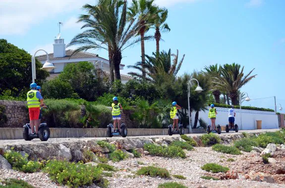 El tour de segway que recorre les Rotes, uno de los más demandados. :: LP