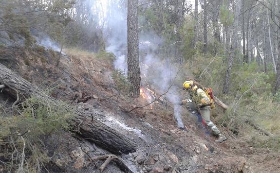 Labores de extinción del incendio.