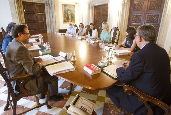 Celebración de un pleno del Consell del pasado mes de junio. :: DAMIÁN TORRES