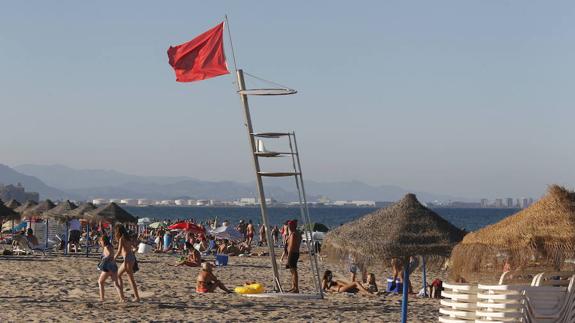 Banderas rojas en las playas de Valencia