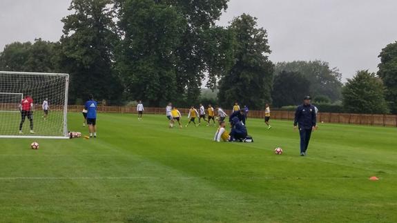 Mustafi se retira del entrenamiento del Valencia CF