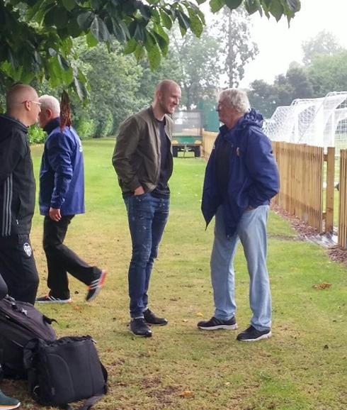 Senderos visita el entrenamiento del Valencia