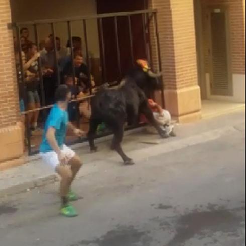 Un hombre de 60 años, herido con varias cornadas en el 'bou en corda' de Turís