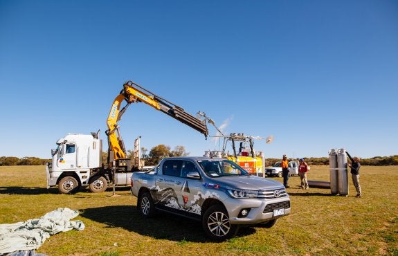 El Toyota Hilux, clave en la vuelta en globo