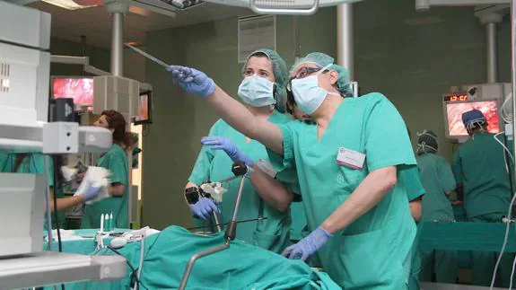 El Hospital de Manises implanta un nuevo navegador para operar la sinusitis con mayor precisión