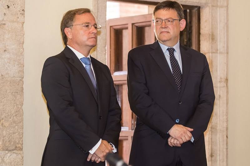 El delegado del Gobierno en la Generalitat, Juan Carlos Moragues, y el president de la Generalitat, Ximo Puig. 