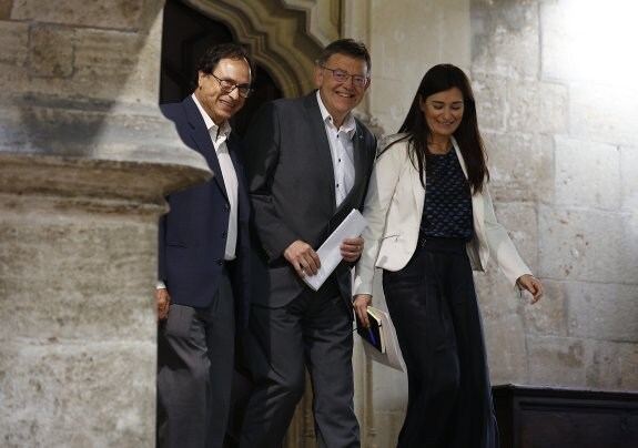 Ximo Puig, Vicent Soler y Carmen Montón ayer en el Palau de la Generalitat. :: J. SIGNES