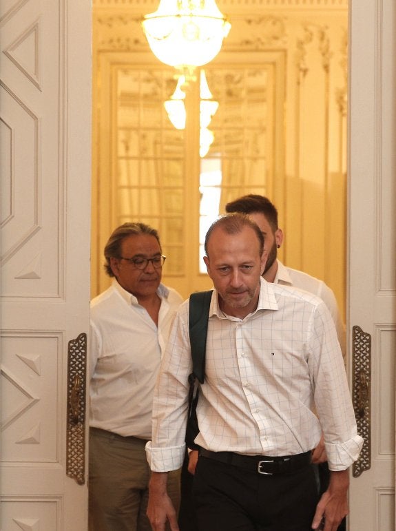 Mata, Marí y Ferri, tras una reciente reunión de la Junta de Síndics. 